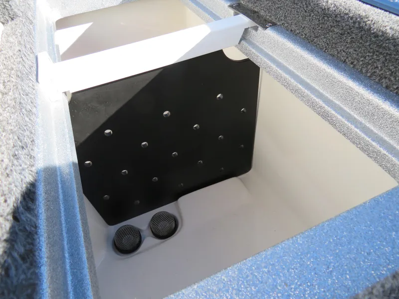 Slide: The Image of 2024 Ranger Z518 Ranger Cup Equipped livewell compartment. - 12