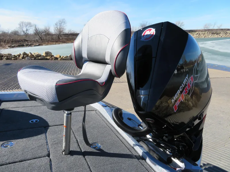 Slide: The Image of 2024 Ranger Z518 Ranger Cup Equipped boat with Mercury engine and comfortable seating. - 3