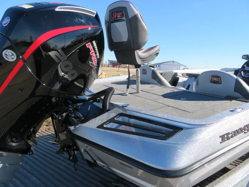 Slide: The Image of 2024 Ranger Z518 Ranger Cup Equipped boat with Mercury engine and fishing seats. - 4