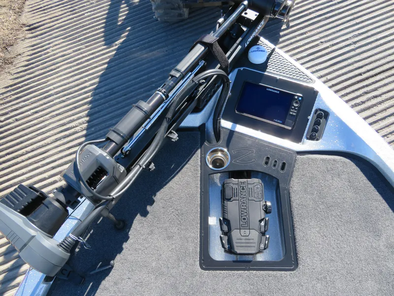 Slide: The Image of 2024 Ranger Z518 Ranger Cup Equipped boat with advanced fishing electronics. - 9