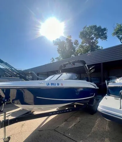 Slide: The Image of Bayliner VR4 BOWRIDER 2023 - 2