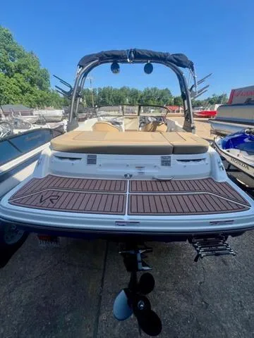 Slide: The Image of Bayliner VR4 BOWRIDER 2023 - 9