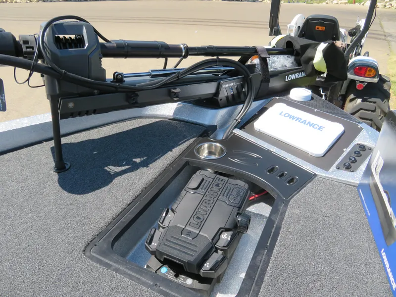 Slide: The Image of 2024 Ranger Z519 Ranger Cup Equipped boat with Lowrance electronics. - 8