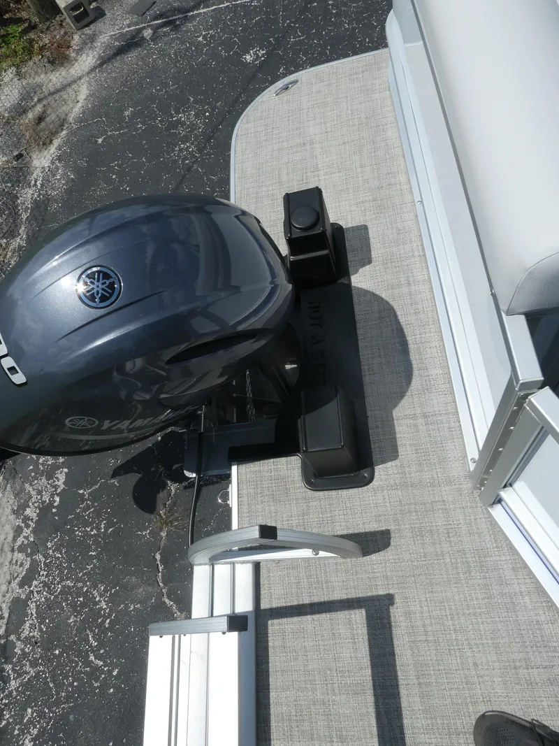 Slide: The Image of 2023 SunCatcher Select 20FC boat with Yamaha outboard motor. - 12