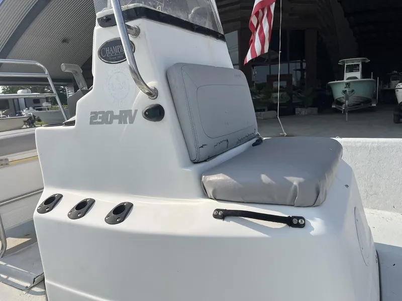 Slide: The Image of Champion 230-RV 2002 - 20