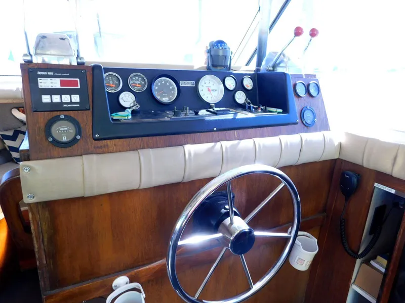 Slide: The Image of Cruisers 2980 Esprit 1988 - 13