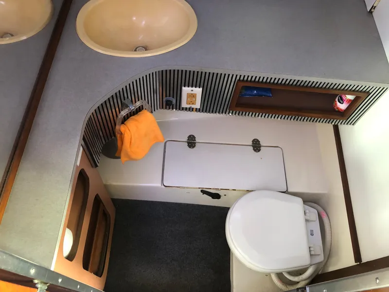 Slide: The Image of Cruisers 2980 Esprit 1988 - 16