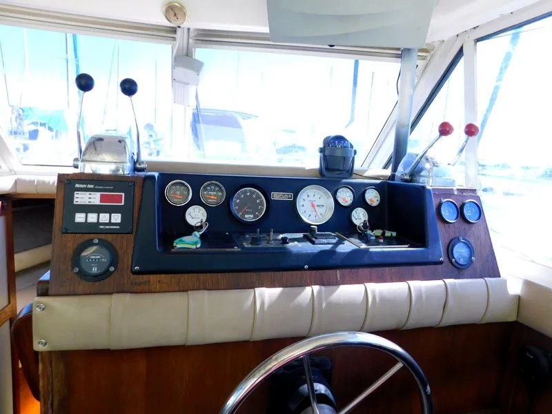 Slide: The Image of Cruisers 2980 Esprit 1988 - 21