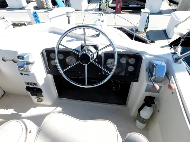 Slide: The Image of Cruisers 2980 Esprit 1988 - 24