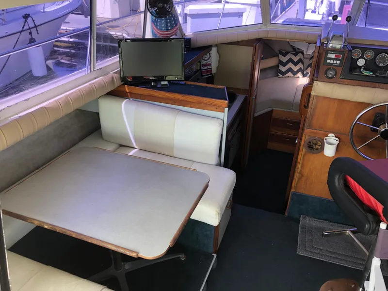 Slide: The Image of Cruisers 2980 Esprit 1988 - 37