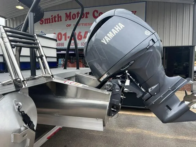 Slide: The Image of Veranda VS22RC 2025 - 10