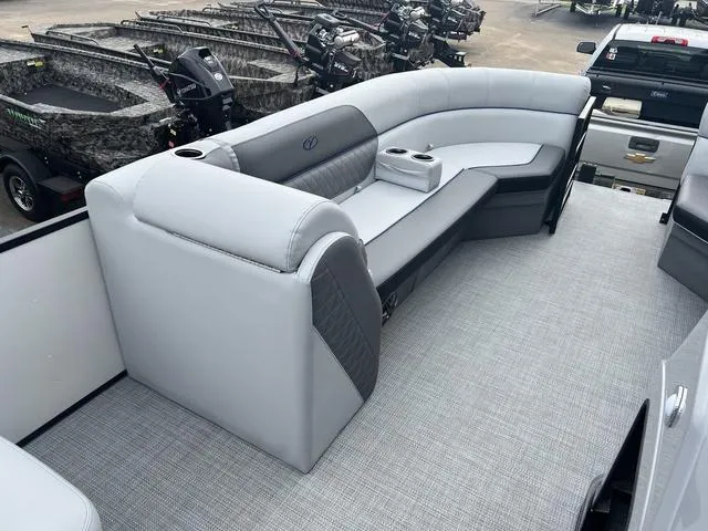 Slide: The Image of Veranda VS22RC 2025 - 25