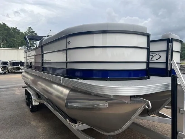 Slide: The Image of Veranda VS22RC 2025 - 3