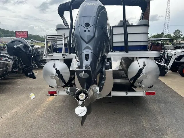 Slide: The Image of Veranda VS22RC 2025 - 7