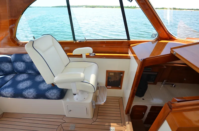 Slide: The Image of Navigators Seat - 16