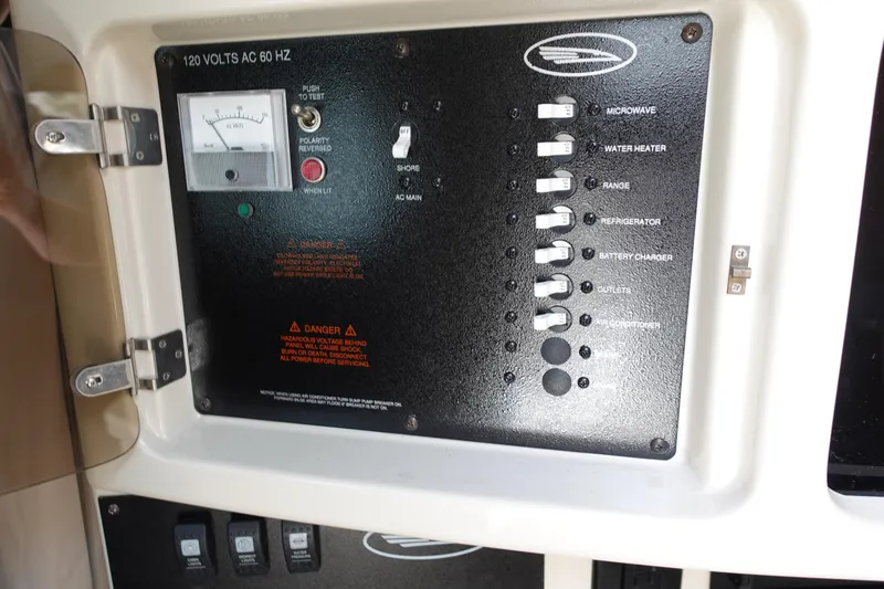 Slide: The Image of Chaparral 260 Signature 2003 - 13