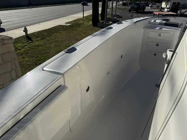 Slide: The Image of Robalo R360 Center Console 2024 - 53
