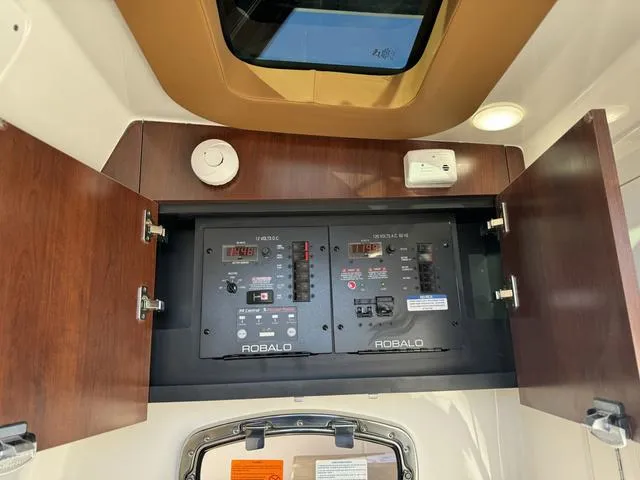 Slide: The Image of Robalo R360 Center Console 2024 - 63