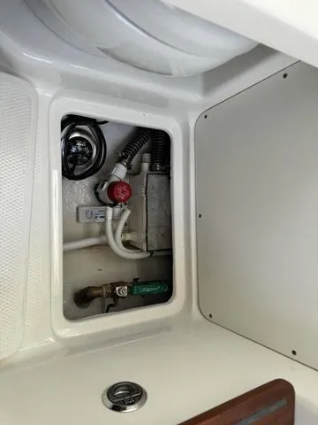 Slide: The Image of Robalo R360 Center Console 2024 - 73