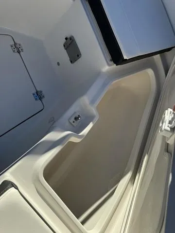 Slide: The Image of Robalo R360 Center Console 2024 - 80