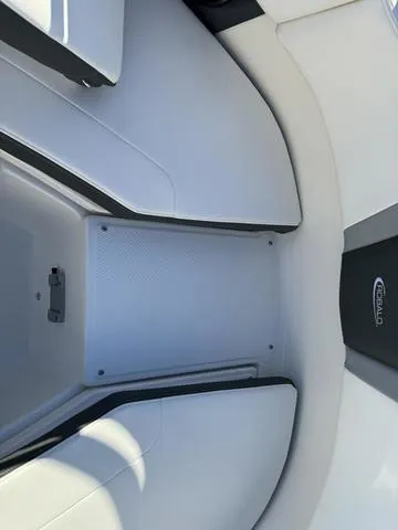 Slide: The Image of Robalo R360 Center Console 2024 - 81