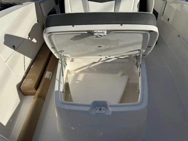 Slide: The Image of Robalo R360 Center Console 2024 - 94