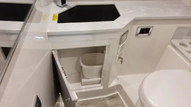 Slide: The Image of Formula 380 Super Sport Crossover 2022 - 86