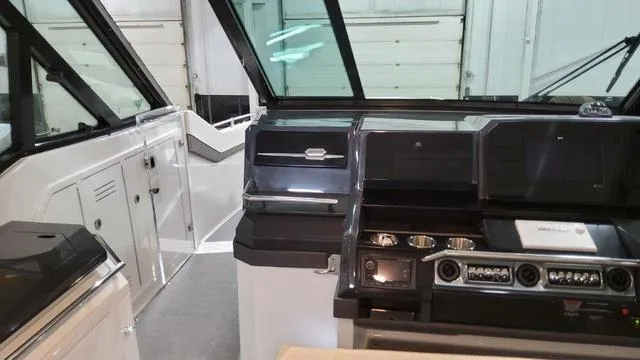 Slide: The Image of Formula 380 Super Sport Crossover 2022 - 90