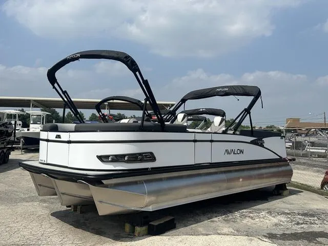 Slide: The Image of 2024 Avalon Catalina 25' Quad Lounger pontoon boat on display. - 4