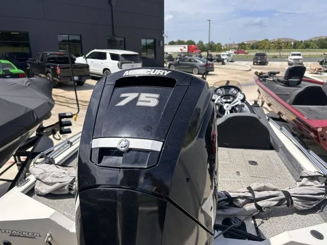 Slide: The Image of Tracker Pro Team 175 TF 2022 - 5