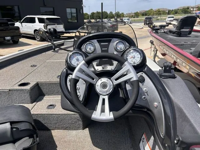 Slide: The Image of Tracker Pro Team 175 TF 2022 - 7