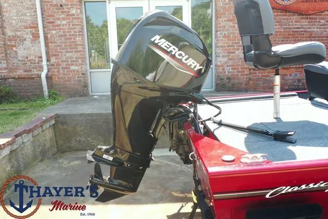 Slide: The Image of Tracker Bass Tracker Classic XL 2024 - 9