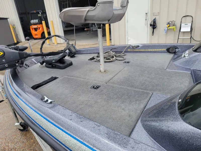 Slide: The Image of 1994 Javelin 379 fishing boat deck with seat and trolling motor. - 8