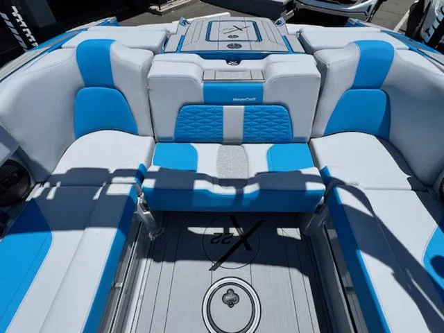 Slide: The Image of MasterCraft X22 2024 - 17