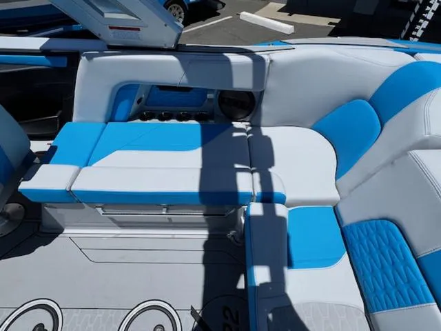 Slide: The Image of MasterCraft X22 2024 - 18