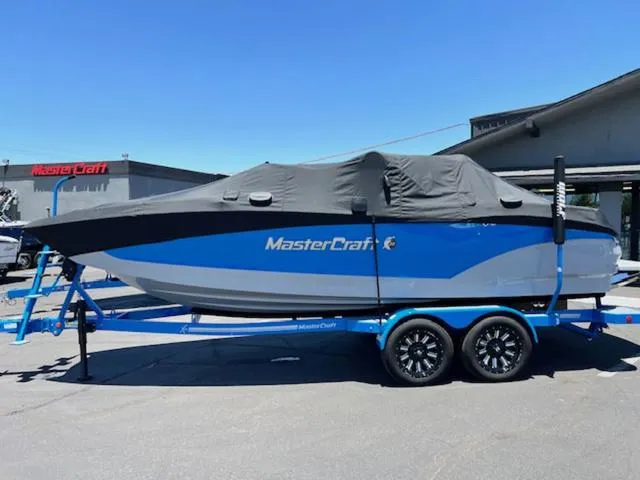 Slide: The Image of MasterCraft X22 2024 - 21