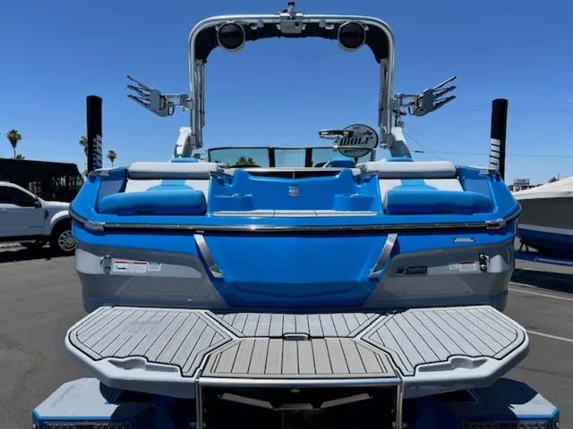 Slide: The Image of MasterCraft X22 2024 - 7