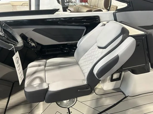 Slide: The Image of Yamaha 255XE 2024 - 20