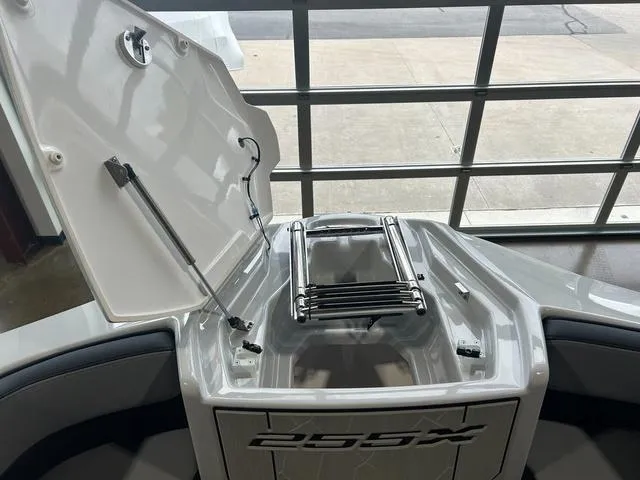 Slide: The Image of Yamaha 255XE 2024 - 23