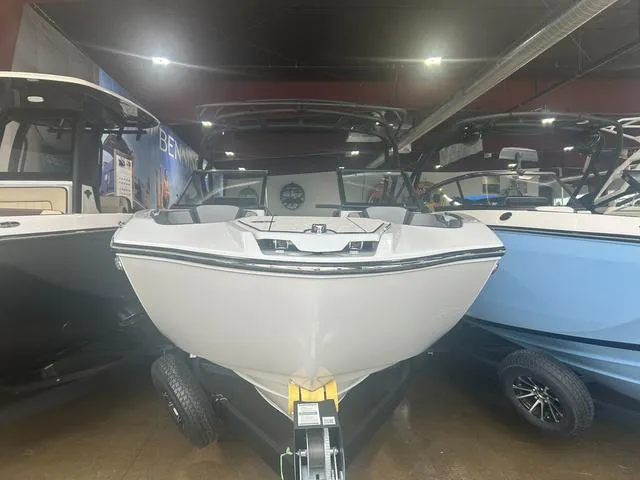 Slide: The Image of Yamaha 255XE 2024 - 2