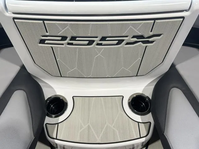 Slide: The Image of Yamaha 255XE 2024 - 24