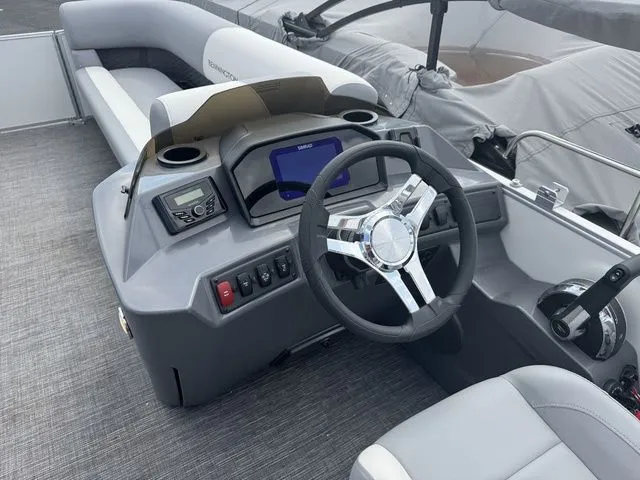 Slide: The Image of Bennington S L-Bench 22 SL Tritoon 2025 - 11