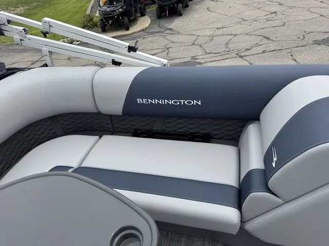 Slide: The Image of Bennington S L-Bench 22 SL Tritoon 2025 - 19