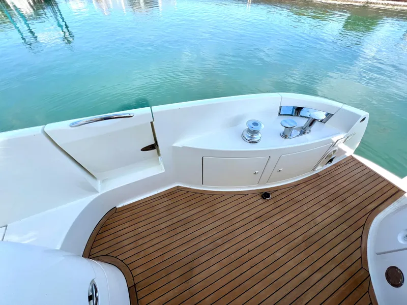 Strb Side Azimut 68 Plus 2002 for Sale | MarineSource