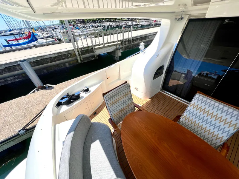 Strb Side Azimut 68 Plus 2002 for Sale | MarineSource