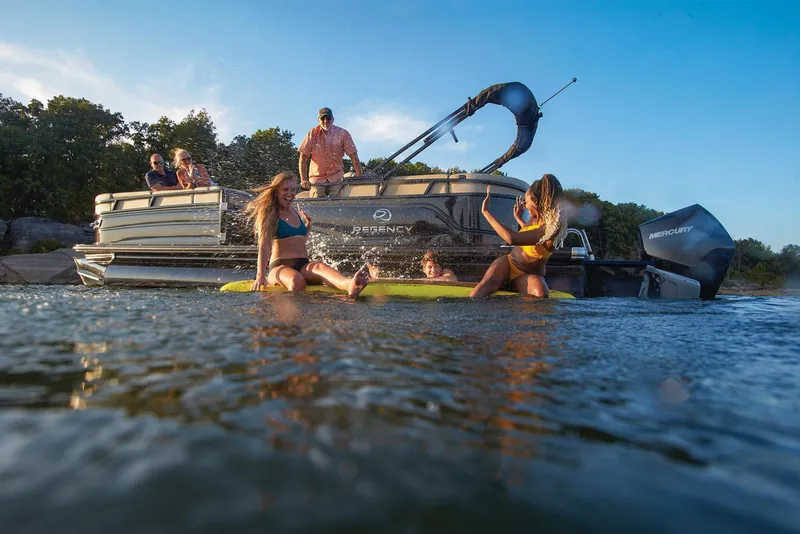 Slide: The Image of Regency 250 LE3 2024 - 76