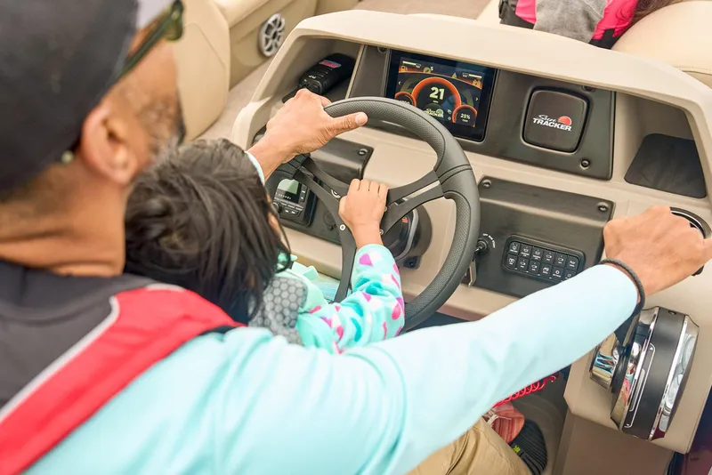 Slide: The Image of Sun Tracker Party Barge 20 DLX 2024 - 59