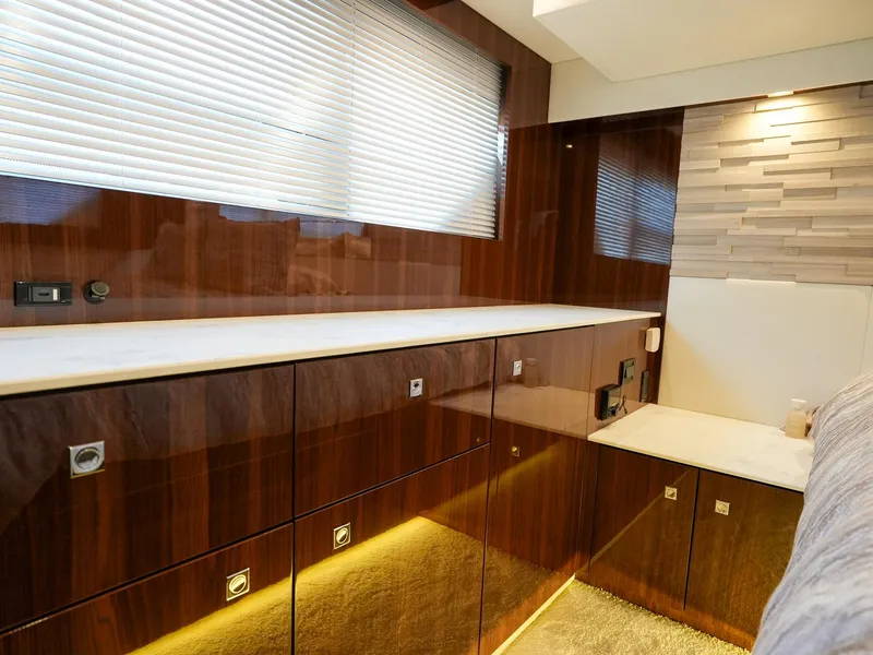 Slide: The Image of Cruisers Yachts 50 Cantius 2021 - 53