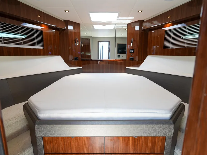 Slide: The Image of Cruisers Yachts 50 Cantius 2021 - 58