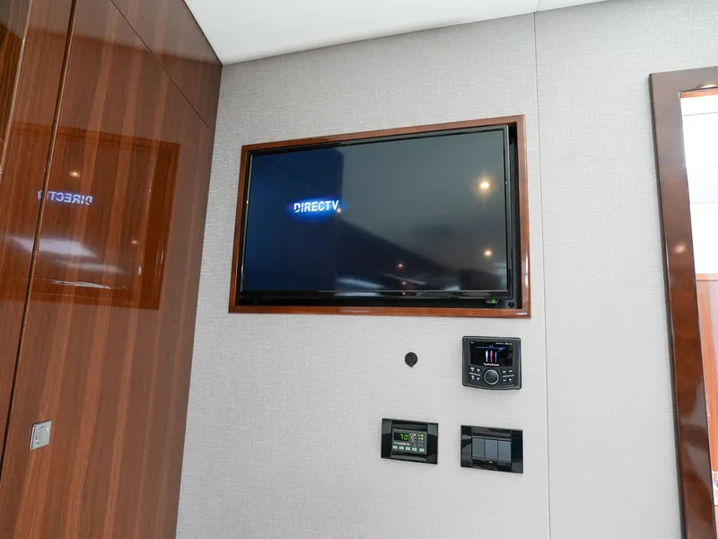 Slide: The Image of Cruisers Yachts 50 Cantius 2021 - 66